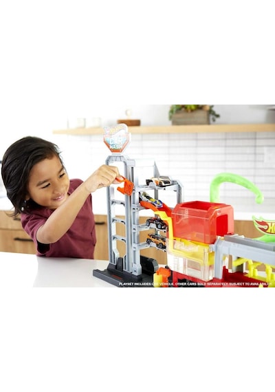Hot Wheels Dev Ahtapot İle Araba Yıkama Oyun Seti Gtt96 - Teşhir