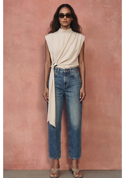 Sateen Kuşak Detaylı Aksesuarlı Bluz - Bej-137611