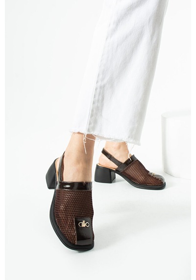Dericia Shoes Moment Kadın Hakiki Deri Rugan Detaylı Fileli Günlük Rahat Yumuşa Kahverengi Dericia Shoes Moment Kadın Hakiki Deri Rugan Detaylı Fileli Günlük Rahat Yumuşa Kahverengi