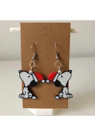 Snoopy Noel Şapkalı Yılbaşı Küpe Çifti - Sevimli Karakter Temalı Eğlenceli Kış Aksesuarı Beyaz