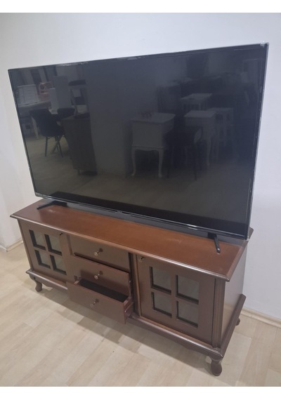 Tv Sehpa St 90567 Pencere Model Ahşap Kayın Aslan Ayak Ceviz Renk 125 Cm El Yapım Ceviz