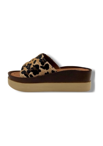 Voga 2500-272 Leopar Desenli Anatomik Dolgu Taban Kadın Terlik Bej