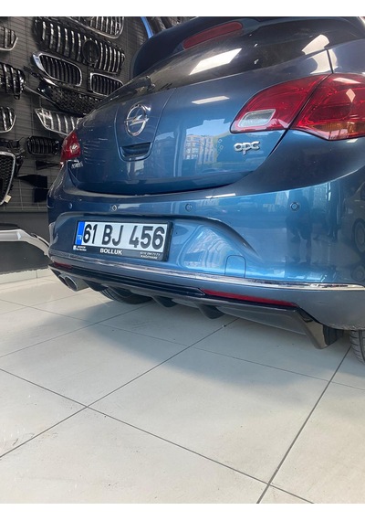 Opel Astra J Makyajlı Kasa Hb Uyumlu Arka Difüzör Plastik Parlak Siyah