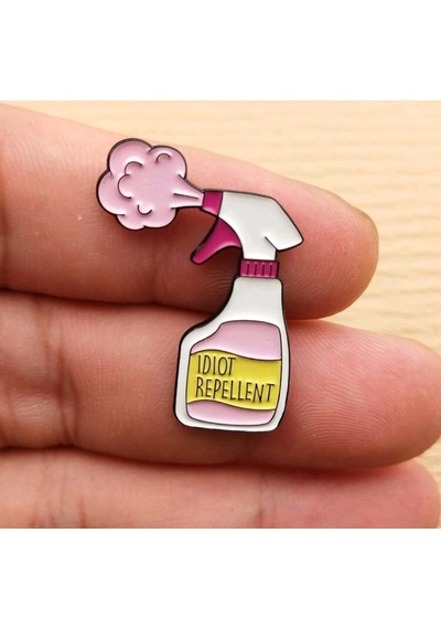 Idıot Repellent Yazılı Broş Çok Renkli