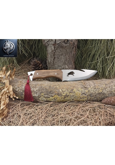 Kurtbey Outdoor Domuz Avcı İşlemeli Özel Üretim Ceviz Kabze Kılıflı Kamp Bıçağı 28 Cm Outdoor Tracking Knife Kahverengi Kurtbey Outdoor Domuz Avcı İşlemeli Özel Üretim Ceviz Kabze Kılıflı Kamp Bıçağı 28 Cm Outdoor Tracking Knife Kahverengi
