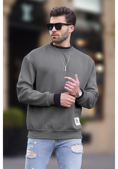 Madmext Füme Bisiklet Yaka Oversize Şardonlu Arma Detaylı Erkek Sweatshirt 7043 Füme