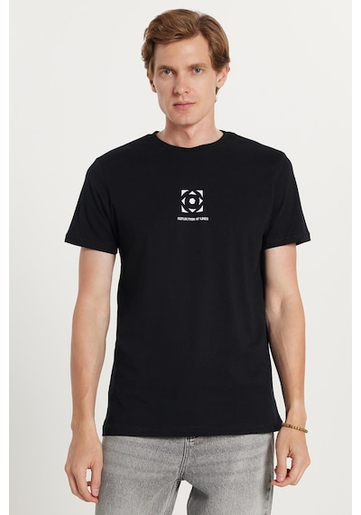 Tudors Erkek Slim Fit Dar Kesim %100 Pamuk Yumuşak Dokulu Baskılı Siyah Bisiklet Yaka Tişört-33170 SIYAH Tudors Erkek Slim Fit Dar Kesim %100 Pamuk Yumuşak Dokulu Baskılı Siyah Bisiklet Yaka Tişört-33170 SIYAH