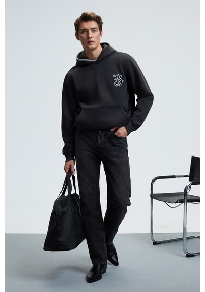 Grimelange GROVER Erkek Kapüşonlu Süs Dikiş Detaylı Göğsü Nakışlı Kanguru Cepli Antrasit Sweatshirt