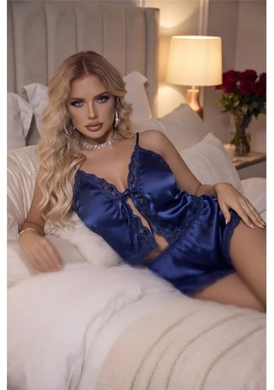 Go İthalat Kadın Şık Tasarım Saks Mavisi Göğsü Dantelli Önü Bağlamalı Askılı Parlak Saten Şortlu Pijama Takımı Saks Mavi