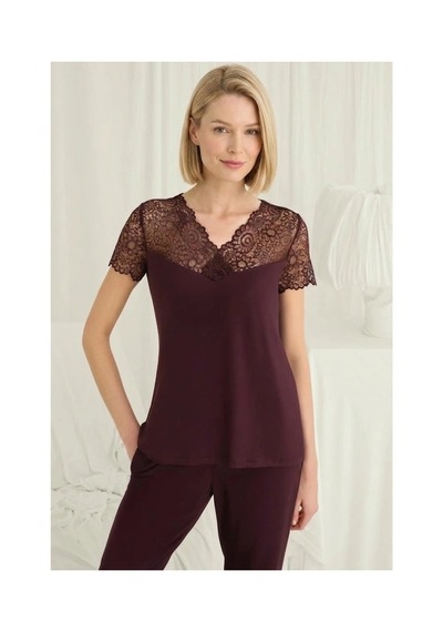 Biçomi Nefes Alan Viskon Kumaşlı, Dantel Detaylı Kısa Kollu & V Yaka Konforlu Pijama Takımı MÜRDÜM Biçomi Nefes Alan Viskon Kumaşlı, Dantel Detaylı Kısa Kollu & V Yaka Konforlu Pijama Takımı MÜRDÜM