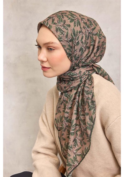 Silk Home Pamuk Polyester Soft Eşarp Sütlü Kahve Çiçek Desenli Kaymaz Dokulu 90x90 Çok Renkli