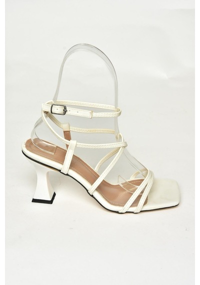Fox Shoes S997441009 Beyaz Kalın Topuklu Kadın Ayakkabı Beyaz