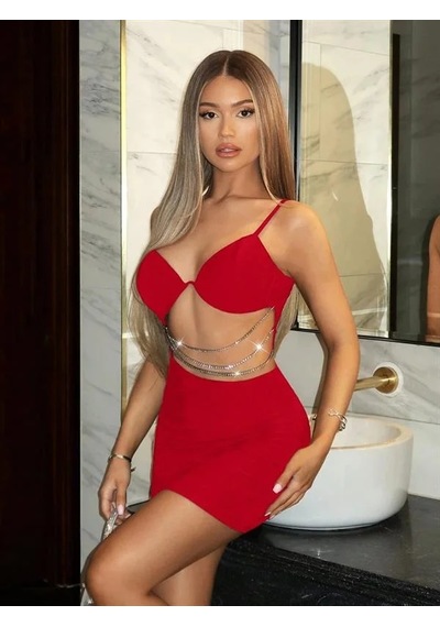 Angbutik Zincir Detaylı Göğüs Dekolteli Kırmızı Mini Club Elbisesi