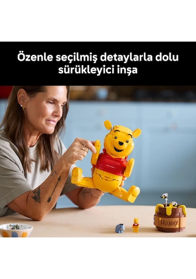 LEGO® ǀ Disney Ayı Winnie 43300 - Yetişkinler için Bal Küpü ve Minifigür İçeren Yaratıcı Dekoratif Model Yapım Seti (1399 Parça)