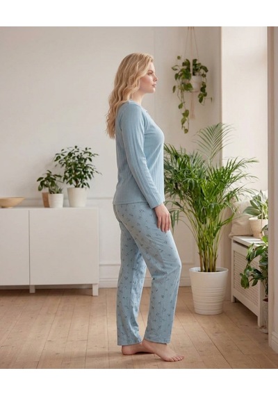 Eyfuze Kadın Kışlık Büyük Beden Curve Nakışlı Desenli Yakası Düğmeli Uzun Kollu Pijama Takımı Mavi Eyfuze Kadın Kışlık Büyük Beden Curve Nakışlı Desenli Yakası Düğmeli Uzun Kollu Pijama Takımı Mavi