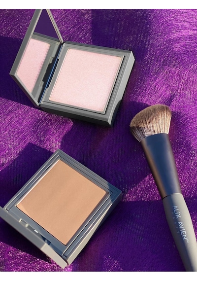 Alix Avien Powder Highlighter Pink