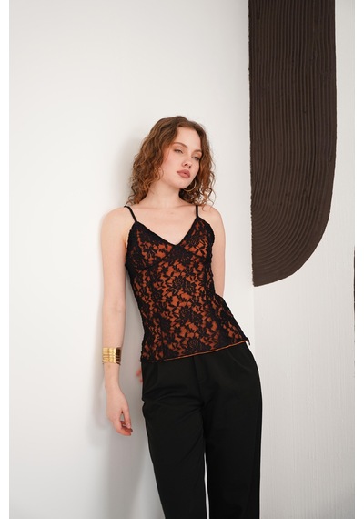 Verymoda Kadın Siyah Dantel Detaylı İnce Askılı Bluz