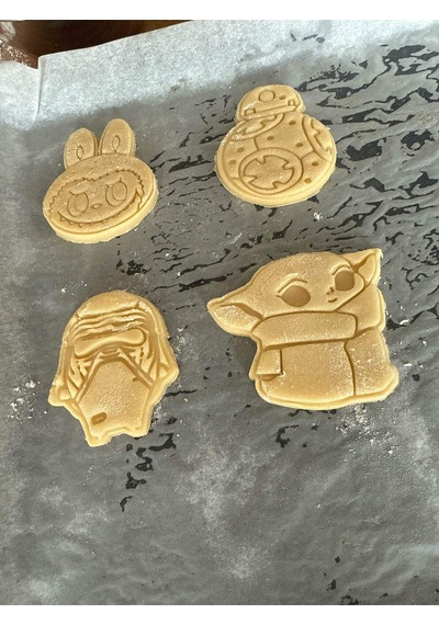 Yıldız Savaşları Karakterli Darth Vader Yoda Uzay Temalı Kurabiye Kalıbı Seti Çok Renkli