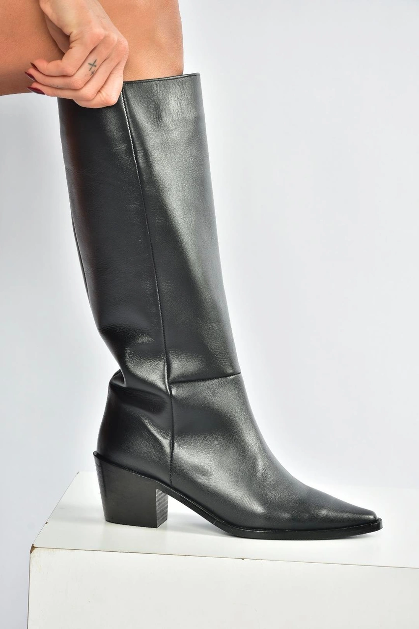Fox Shoes V654082103 Siyah Hakiki Deri Kalın Topuklu Kadın Çizme Siyah-hakiki Deri