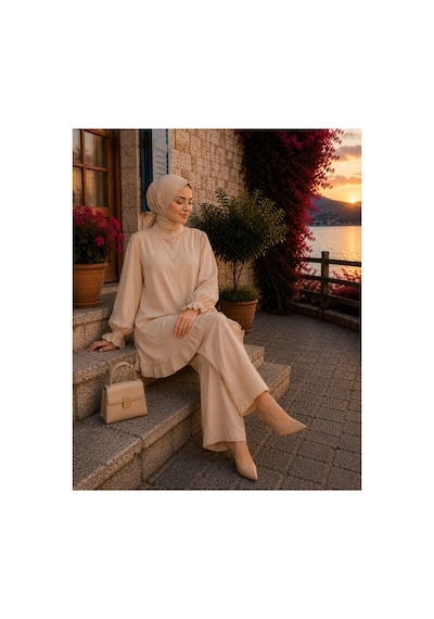 Hira Life Fashion Kadın Çilek Kumaş Dik Yaka Düğmeli Fırfır Detaylı Tesettür Tunik Pantolon İkili Takım Bej Bej Hira Life Fashion Kadın Çilek Kumaş Dik Yaka Düğmeli Fırfır Detaylı Tesettür Tunik Pantolon İkili Takım Bej Bej