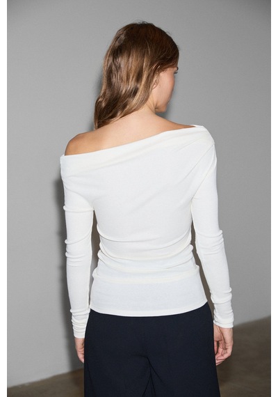 Grımelange OLIVIENN Kadın Omuzu Açık Asimetrik Yakalı Uzun Kollu Slim Fit Ekru Bluz Grımelange OLIVIENN Kadın Omuzu Açık Asimetrik Yakalı Uzun Kollu Slim Fit Ekru Bluz