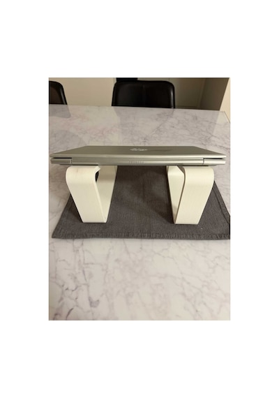 Ergonomik Laptop Standı Beyaz Notebook Yükseltici İki Parçalı Masaüstü Bilgisayar Altlığı Beyaz Ergonomik Laptop Standı Beyaz Notebook Yükseltici İki Parçalı Masaüstü Bilgisayar Altlığı Beyaz