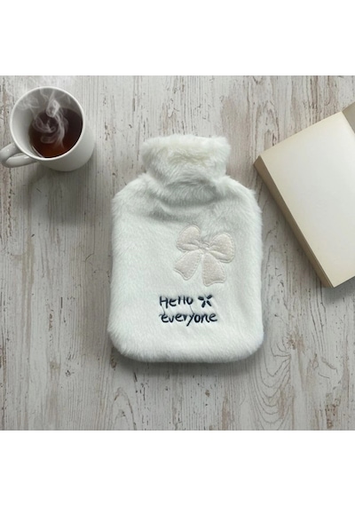 Hello Everyone Yazılı Kurdeleli Beyaz Peluş Sıcak Su Torbası 1 Lt Yumuşak Kılıf, Uzun Süre Sıcak Tutan Termal Su Torbası Bx40
