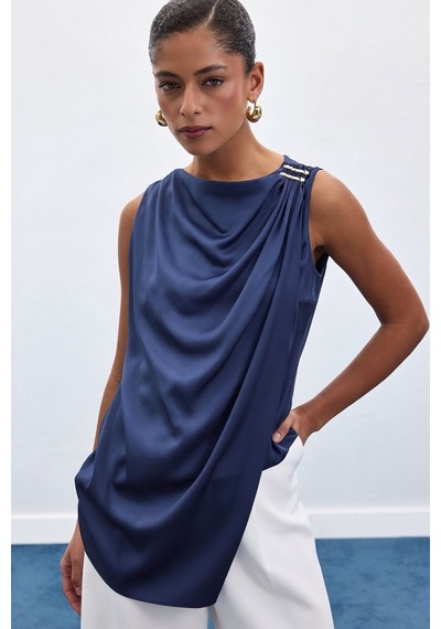Sateen Aksesuar Detaylı Kolsuz Bluz - Lacivert-136920 Lacivert