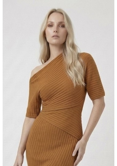 Neden Tekstil Kadın Asimetrik Yaka Yırtmaçlı Triko Elbise - Camel