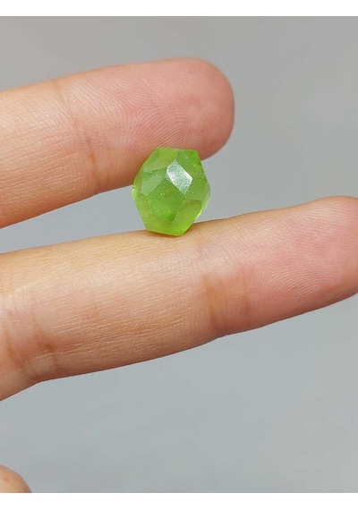 Yasamtohumu Peridot Zebercet Taşı Otantik Doğal Kesim Ortalama 9 Karat 55600 Çok Renkli