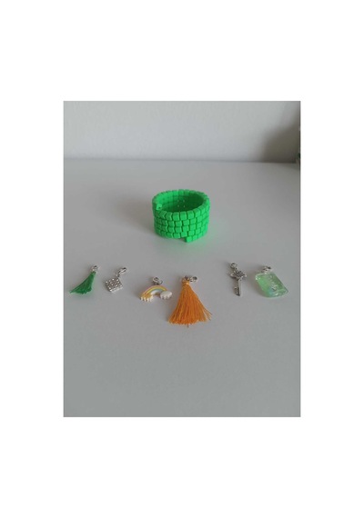 Charm Detaylı Spiral Bileklik Yeşil - 647535728 Yeşil - 647535728 Yeşil