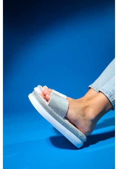 Luvishoes Oeste Beyaz Taşlı Tek Bantlı Kalın Tabanlı Kadın Terlik Beyaz