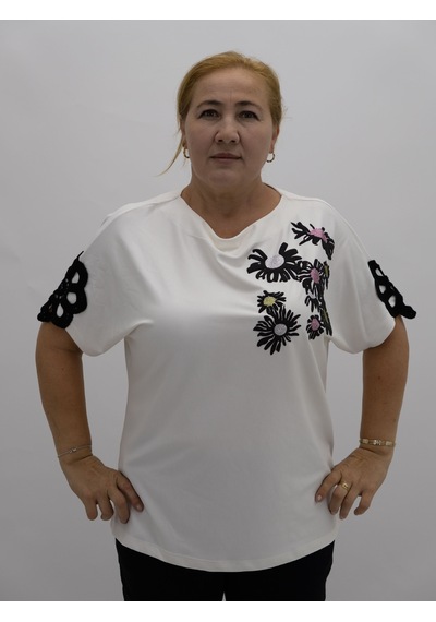 La Velina Büyük Beden Taşlı Papatya Desenli Çiçek Örgü Detaylı Kadın Bluz Ekru