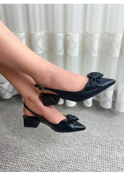 Asmi Shoes Kadın Mina Siyah Cilt Arkası Açık Sivri Burun Fiyonk Detaylı 4 Cm Topuklu Ayakkabı Asmi Shoes Kadın Mina Siyah Cilt Arkası Açık Sivri Burun Fiyonk Detaylı 4 Cm Topuklu Ayakkabı