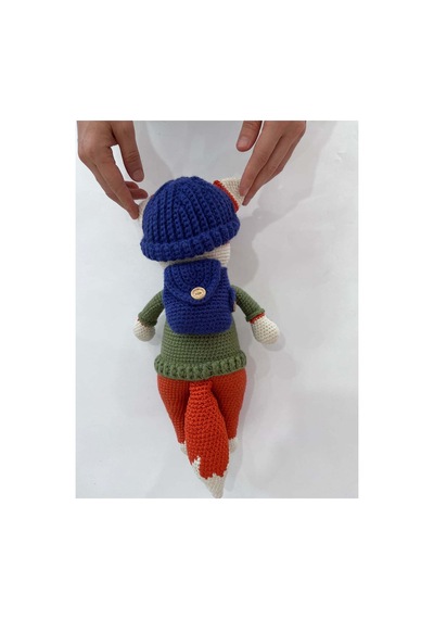 El Yapımı Amigurumi Tilki Oyuncak - Bereli Sırt Çantalı Örgü Peluş - 34 Cm Turuncu