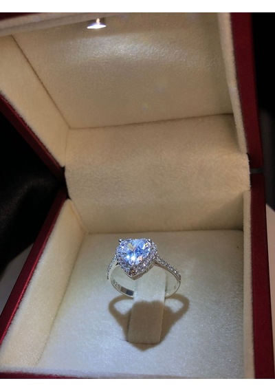 Vog Swarovski Taşlı Beyaz Renkli Kalpli 925 Ayar Gümüş Sevgiliye,eşe,anneye,arkadaşa Yüzük Gümüş
