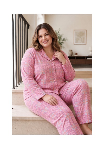 Nisanca Kışlık Düğmeli Ekose Desen Yılbaşı Temalı Kadın Süet Pijama Takımı Pembe