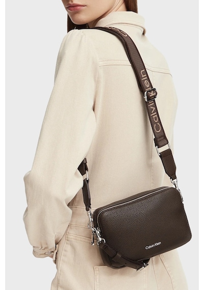 Calvin Klein Logolu Ayarlanabilir Askılı Çanta Lv04f3656gbal Kadın Çanta Lv04f3656g Bal Kahve