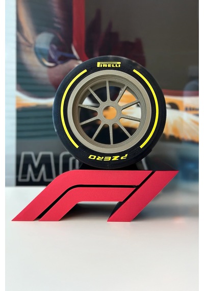 Formula 1 Lastik Temalı Dekoratif Masa Üstü Standı