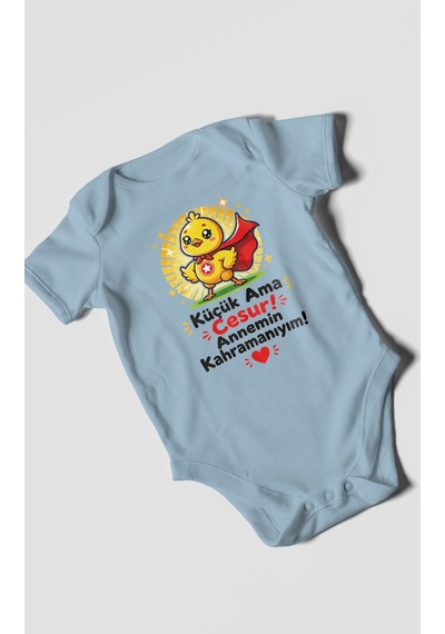 Morivokids Küçük Ama Cesur Annemin Kahramanıyım Kısa Kollu Bebek Body %100 Pamuk Bebe Mavisi