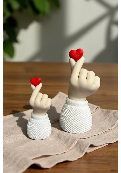 Korean Heart 2li Biblo Seti, Dekoratif Kalp Tutan El Sevimli Hediyelik, 9cm-14cm