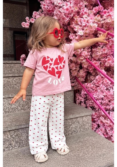 Monila Kız Çocuk Pamuklu Pembe Kalp Baskılı T-shirt Ve Kalpli Müslin Pantolon Alt Üst Takım Monila Kız Çocuk Pamuklu Pembe Kalp Baskılı T-shirt Ve Kalpli Müslin Pantolon Alt Üst Takım
