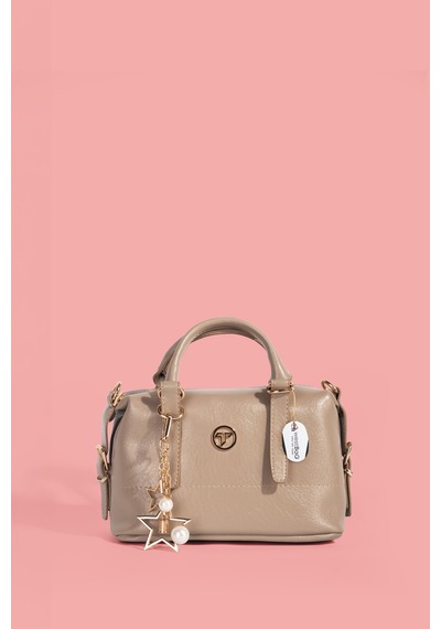 Westbag Kadın Parlak Rugan Deri Star Charm Detaylı El Ve Omuz Askılı Çanta Krem