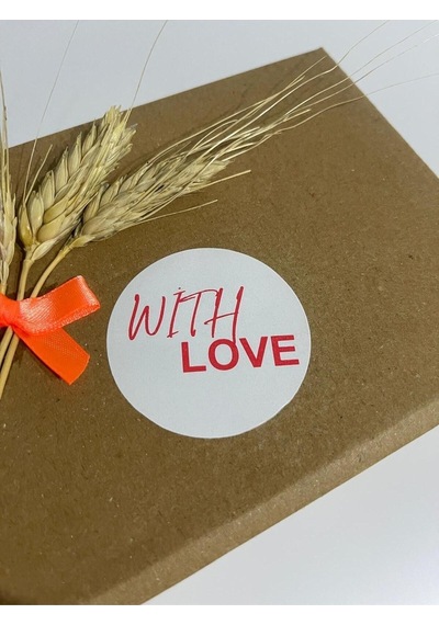 With Love Kırmızı Yazılı Beyaz Yuvarlak Yapışkanlı Etiket 3x3 Cm 150 Adet