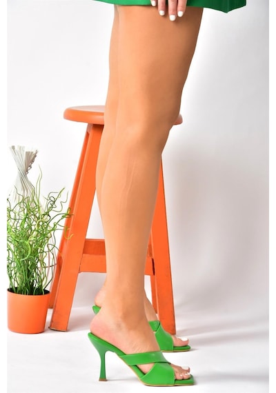 Fox Shoes Yeşil Çapraz Bantlı Kalın Topuklu Kadın Terlik P590033009