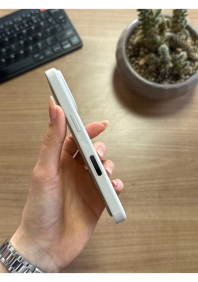 Apple Uyumlu iPhone 16 Pro Max Animasyonlu Stylus Silikon Kılıf Krem