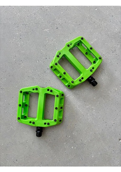 Yeşil Plastik Rulmanlı Platform Çivili Bisiklet Pedalı Yeşil