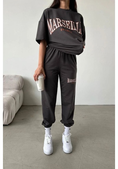 Marseille Baskılı T-shirt Eşofman Altı Jogger - Antrasit Alt Üst Takımı Oversize Bisiklet Yaka Gri Marseille Baskılı T-shirt Eşofman Altı Jogger - Antrasit Alt Üst Takımı Oversize Bisiklet Yaka Gri