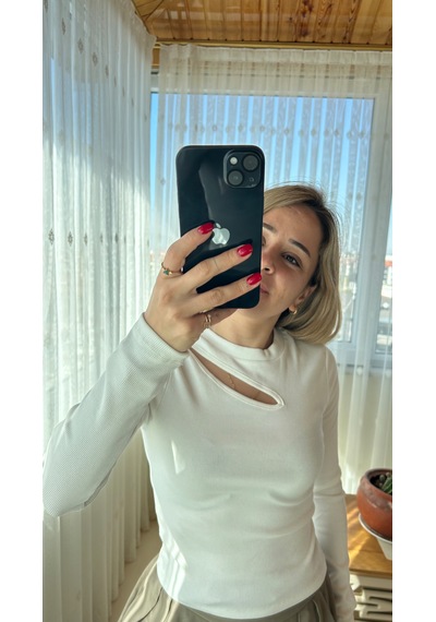 Beyaz Yaka Detaylı Basic Beyaz