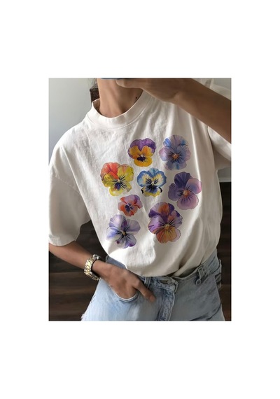 Herkesemoda Mor Çiçekler Baskı Detaylı Basic T-shirt Beyaz